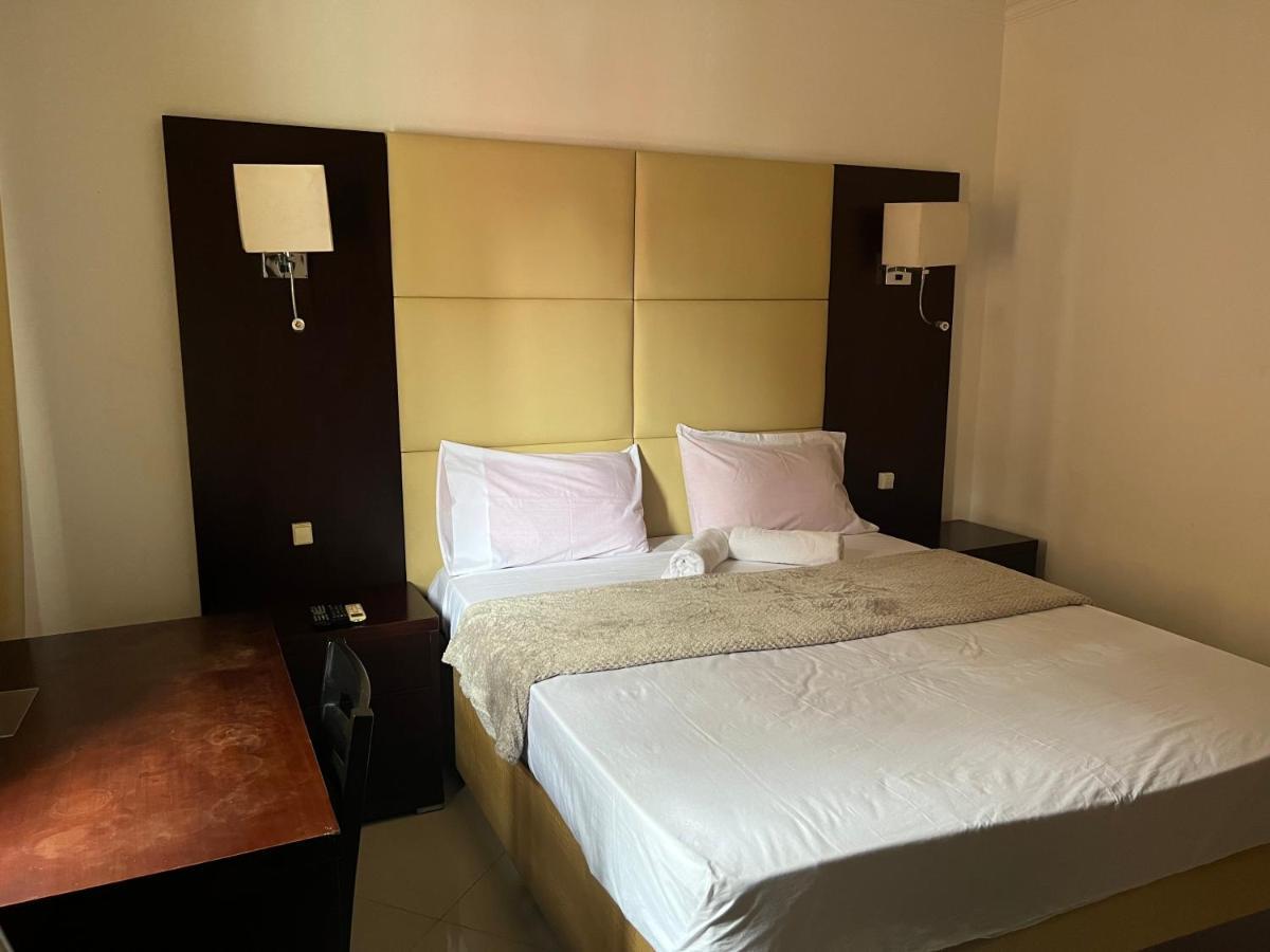 Guest House La Plaza Luanda Zewnętrze zdjęcie
